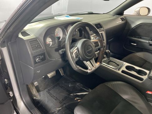 Used 2014 Dodge Challenger SRT8 w/ Harman/Kardon Audio Group image 9
