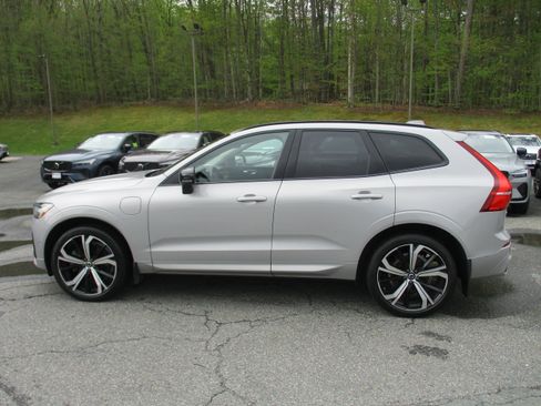 Used 2024 Volvo XC60 T8 Ultimate w/ Protection Package Premier AWD/4WD image 8