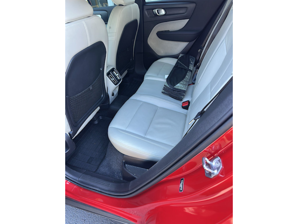 Used 2022 Volvo XC40 T5 Momentum w/ Premium Package AWD/4WD image 13