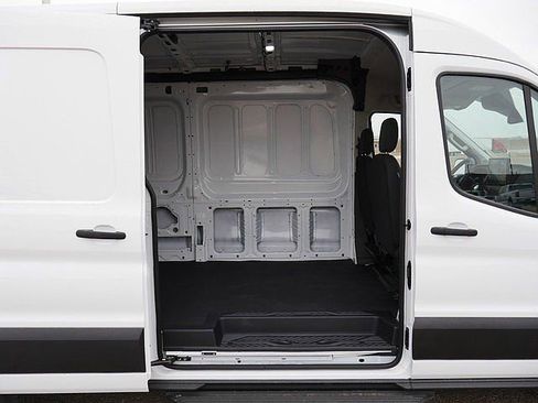 New 2026 Ford Transit 250 148 Medium Roof Extended AWD image 31