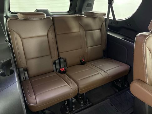 Used 2024 Chevrolet Suburban High Country w/ Premium Package image 48