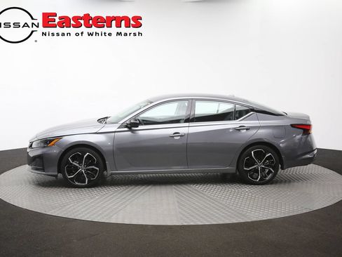 Used 2024 Nissan Altima 2.5 SR FWD image 53