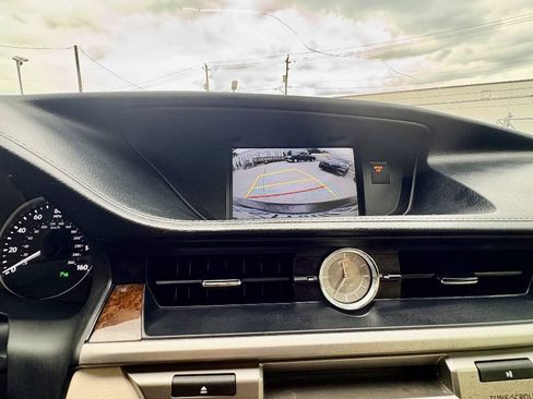 Used 2015 Lexus ES 350 w/ Premium Package FWD image 30