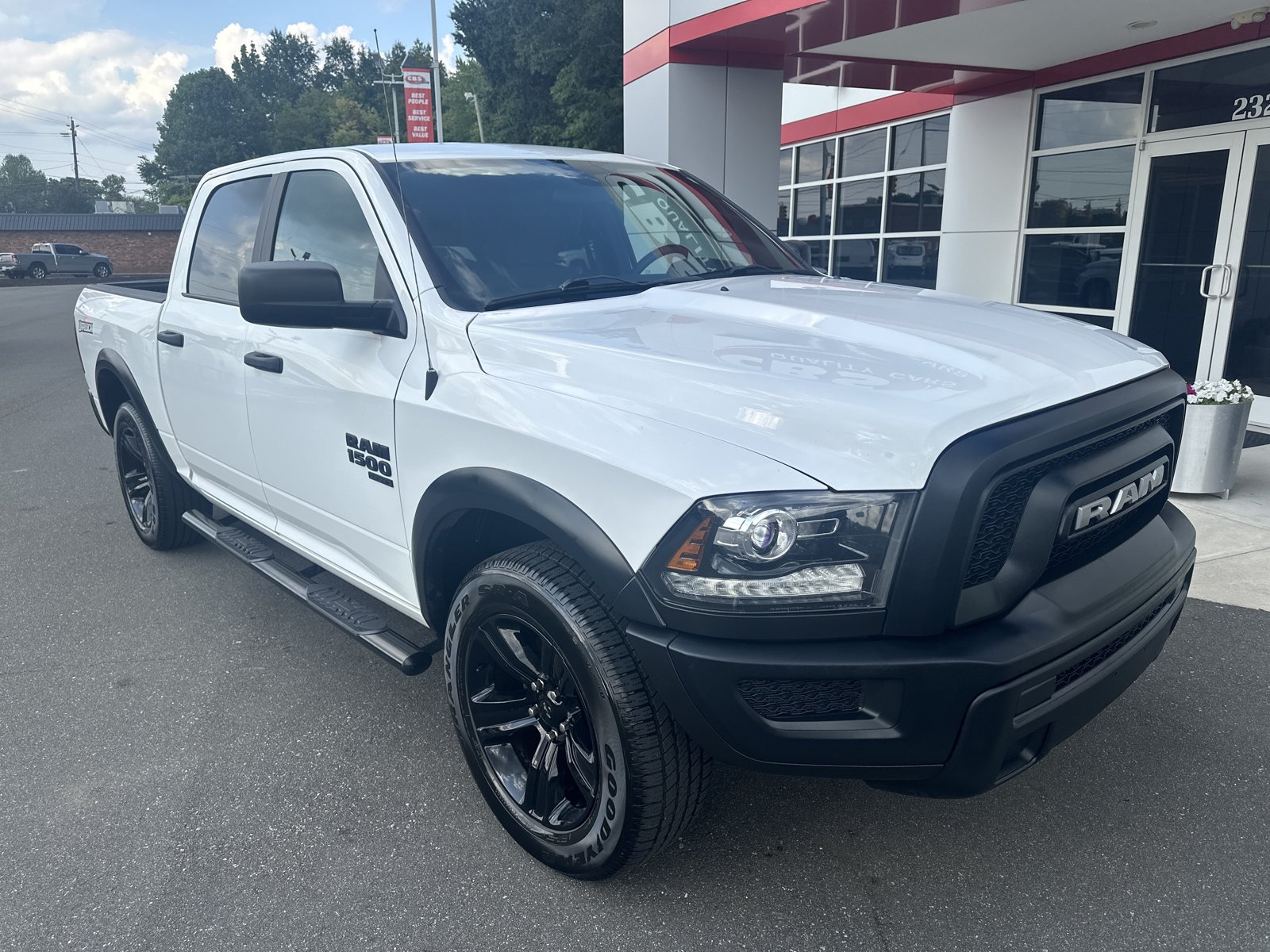 Used 2024 RAM 1500 Warlock AWD/4WD image 2