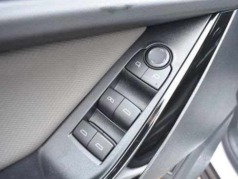 New 2026 Chevrolet Equinox LT w/ Convenience Package II image 13