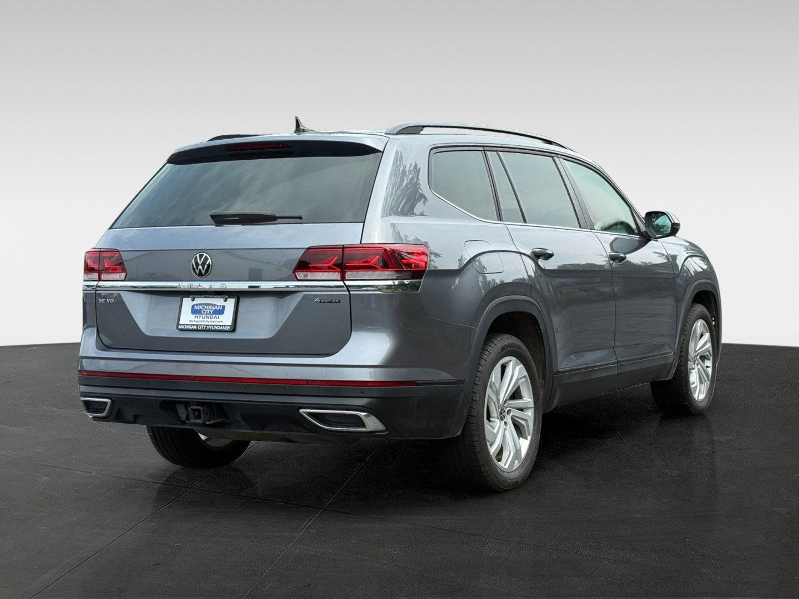 Used 2023 Volkswagen Atlas SE w/ Panoramic Sunroof Package AWD/4WD image 5