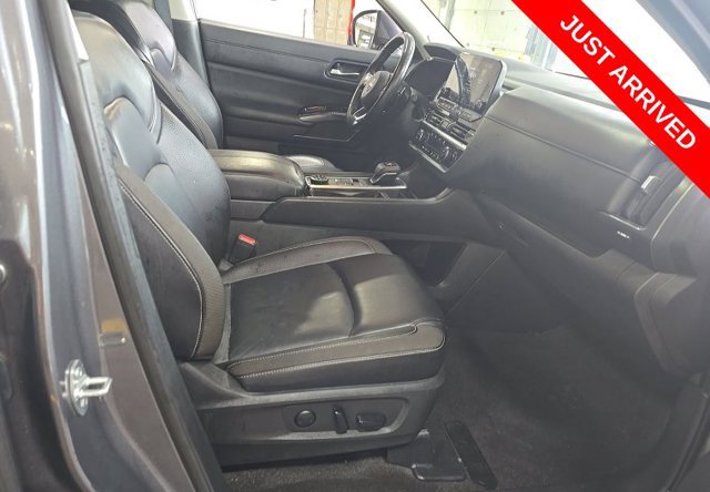 Used 2024 Nissan Pathfinder SL w/ SL Premium Package AWD/4WD image 10