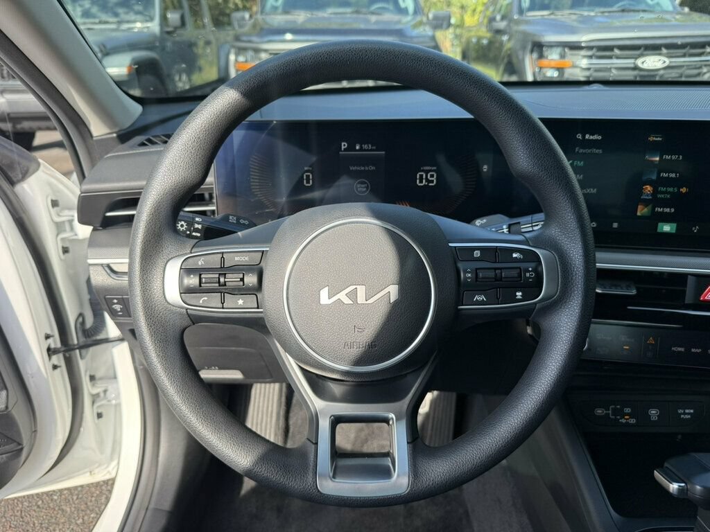 Used 2026 Kia K5 LXS FWD image 5