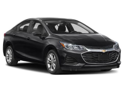 Used 2019 Chevrolet Cruze LT w/ Convenience Package FWD image 9