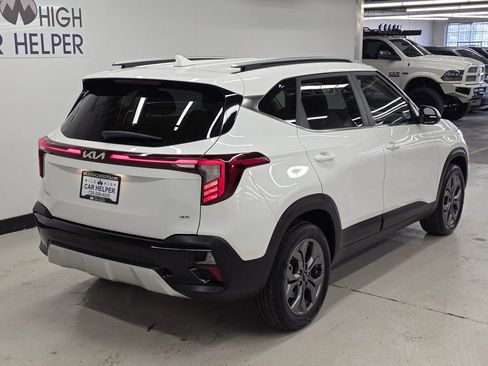 Used 2024 Kia Seltos S AWD/4WD image 7