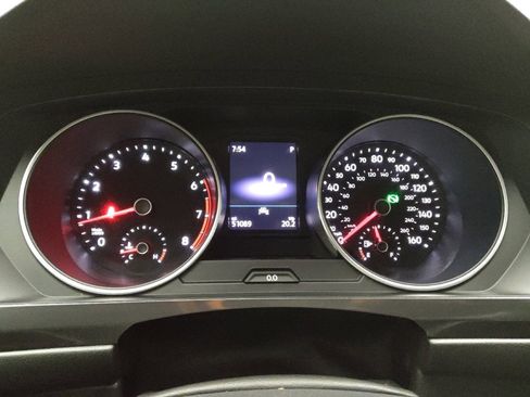 Used 2020 Volkswagen Tiguan SE w/ Panoramic Sunroof Package image 23