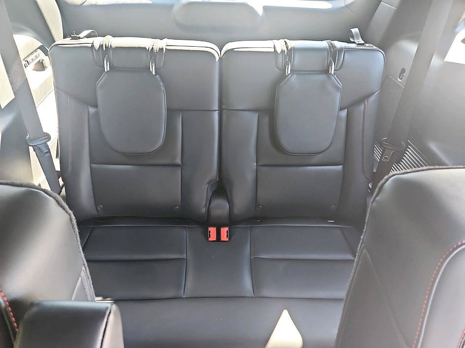 Used 2025 Ford Explorer ST AWD/4WD image 23