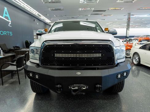 Used 2014 RAM 2500 Laramie w/ Convenience Group AWD/4WD image 2