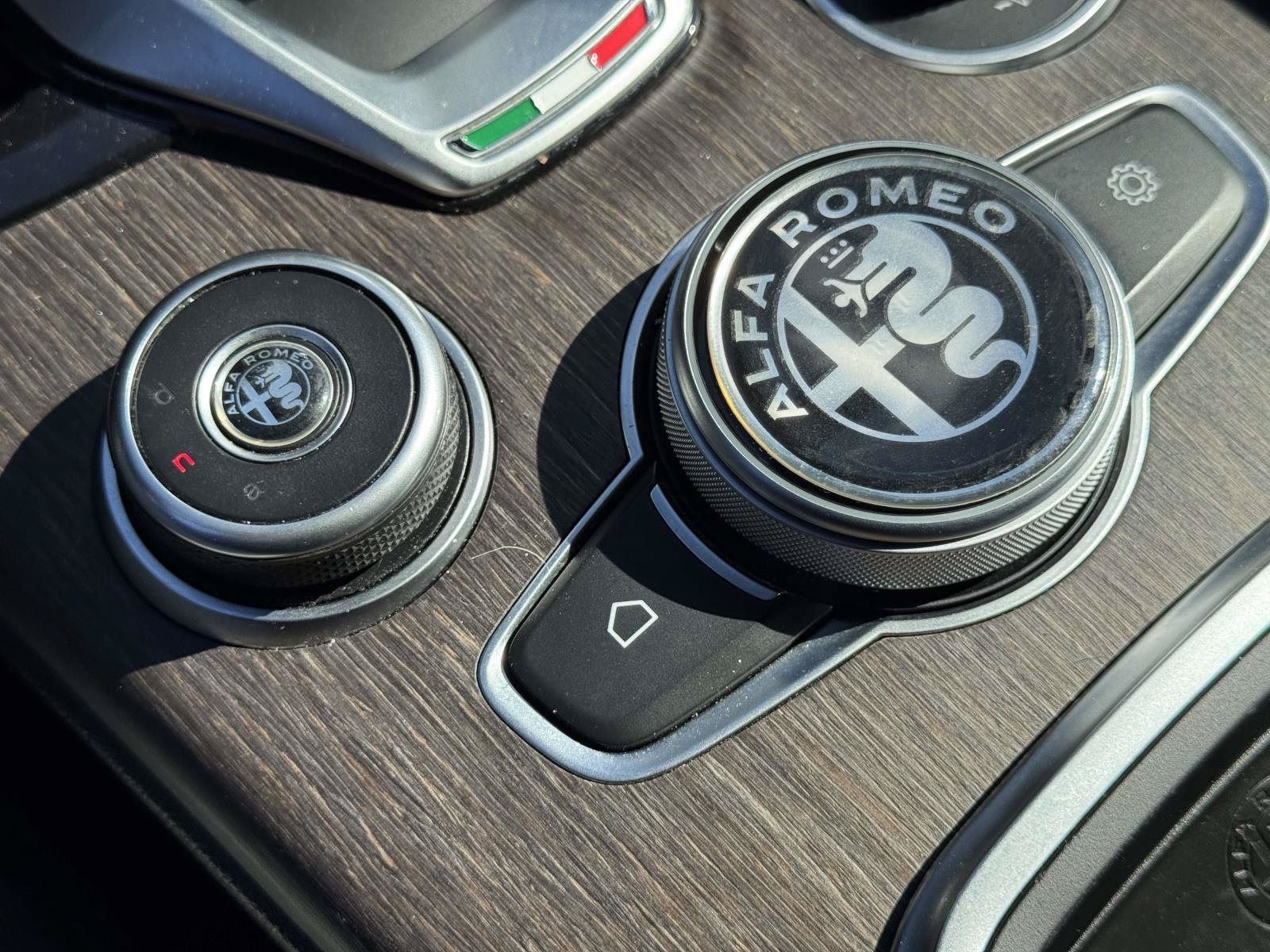 Used 2020 Alfa Romeo Giulia Ti AWD/4WD image 26