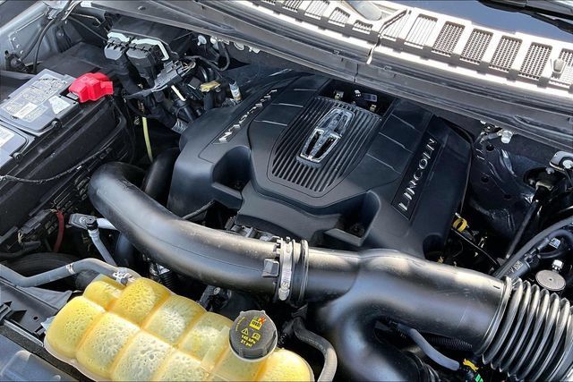 Used 2019 Lincoln Navigator Reserve AWD/4WD image 32
