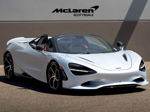 Used 2024 McLaren 750S Spider image 8