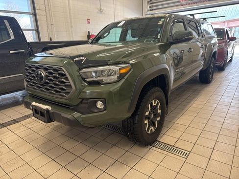 Used 2021 Toyota Tacoma TRD Off-Road image 2