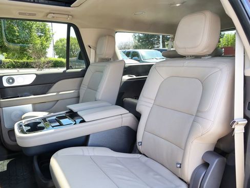 Used 2023 Lincoln Navigator L Reserve AWD/4WD image 36