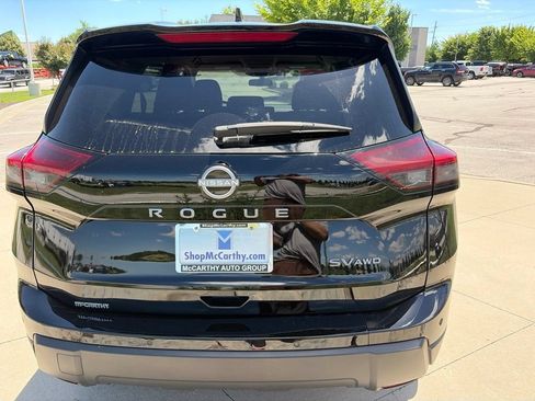 Used 2024 Nissan Rogue SV AWD/4WD image 13