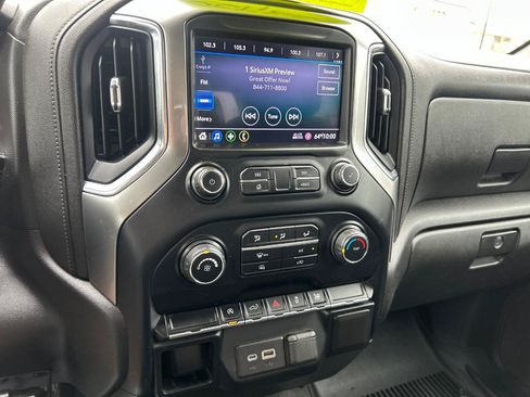 Used 2021 Chevrolet Silverado 1500 LT AWD/4WD image 11