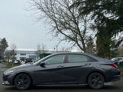 Used 2021 Hyundai Elantra SEL w/ Preferred Accessory Package