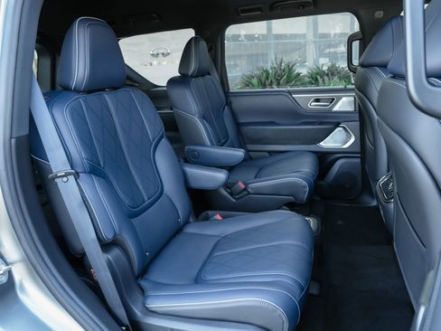 Certified 2026 INFINITI QX80 4WD w/ Sport Exterior Package image 36