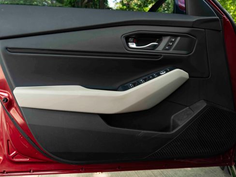 Used 2024 Honda Accord EX-L image 37