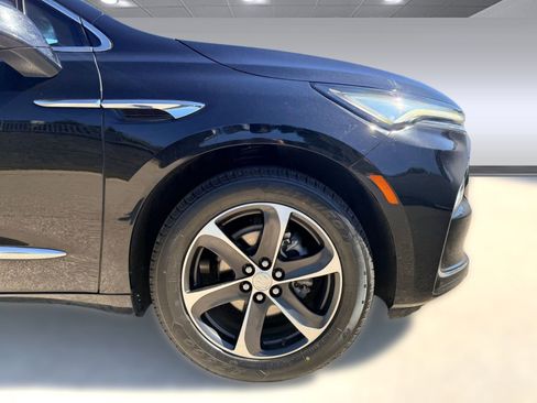 Used 2022 Buick Enclave Essence w/ Experience Buick Package image 10