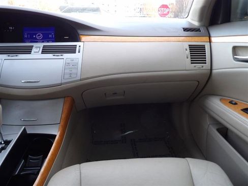 Used 2007 Toyota Avalon XLS image 17