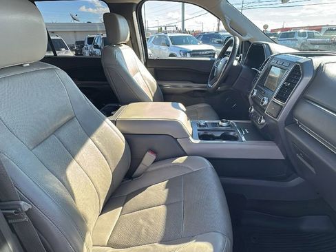 Used 2018 Ford Expedition XLT w/ Equipment Group 202A image 15