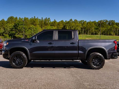 Used 2022 Chevrolet Silverado 1500 ZR2 w/ Technology Package AWD/4WD image 4