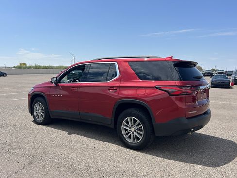 Used 2023 Chevrolet Traverse LT FWD image 4