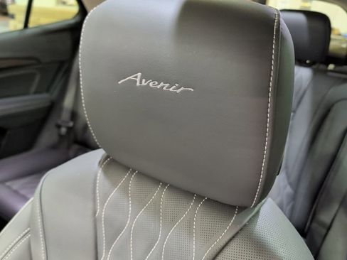 Certified 2022 Buick Envision Avenir w/ Technology Package II image 12