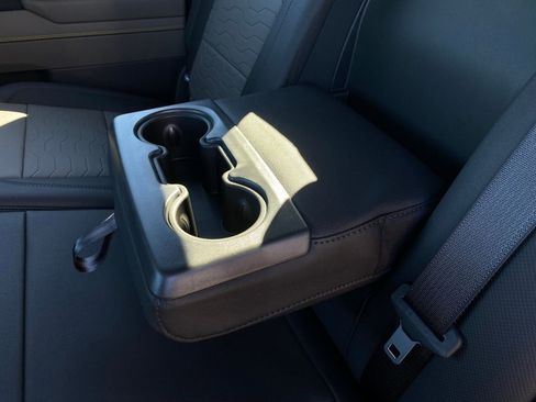 Used 2025 Chevrolet Silverado 2500 ZR2 w/ Technology Package image 36