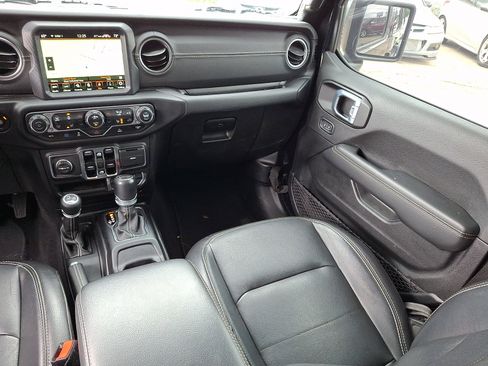 Used 2021 Jeep Wrangler Unlimited Sahara w/ Cold Weather Group AWD/4WD image 16