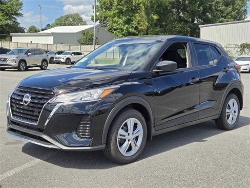 New 2025 Nissan Kicks Play S image 6