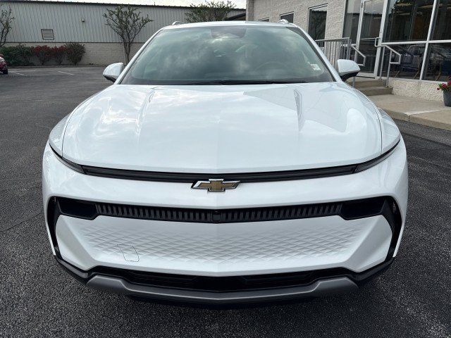 Used 2025 Chevrolet Equinox EV LT w/ Convenience Package FWD image 8