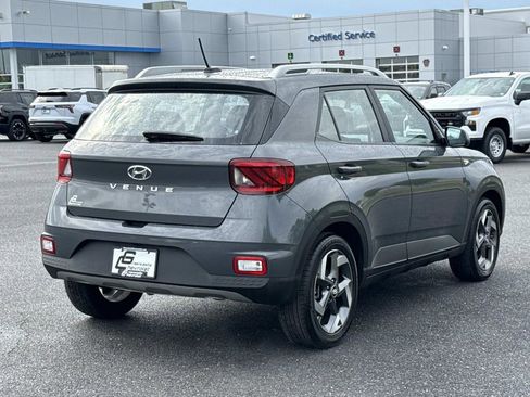 Used 2025 Hyundai Venue SEL FWD image 25