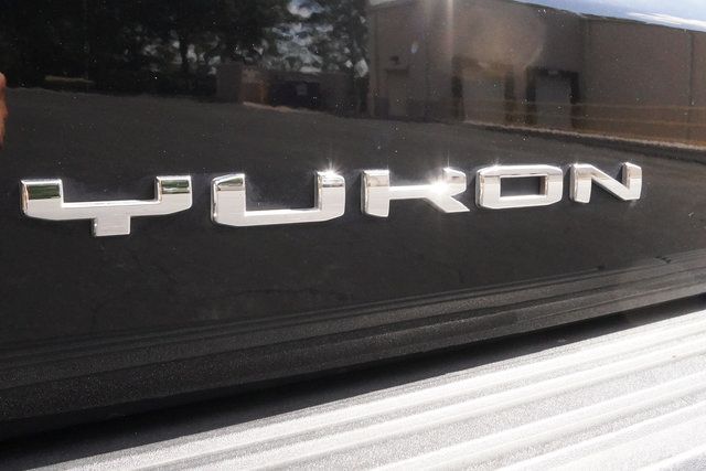 Used 2023 GMC Yukon SLT w/ SLT Premium Package AWD/4WD image 36
