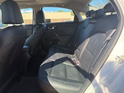 Used 2021 Kia Forte EX image 7