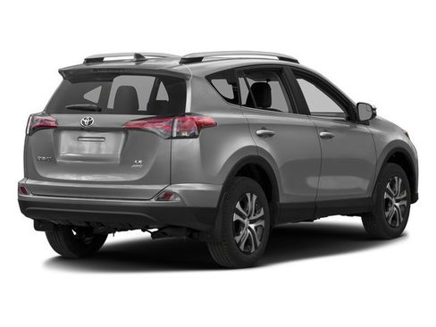 Used 2016 Toyota RAV4 LE FWD image 3