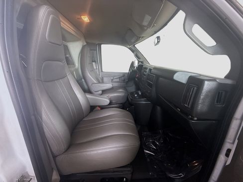 Used 2020 Chevrolet Express 2500 w/ Driver Convenience Package RWD image 25