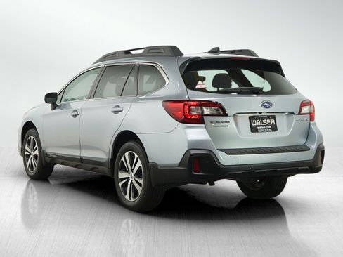 Used 2018 Subaru Outback 2.5i Limited AWD/4WD image 3