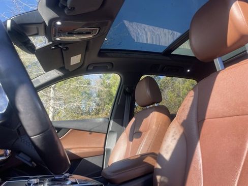 Used 2018 Audi Q7 3.0T Prestige w/ Prestige Package image 3