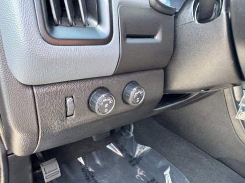 Used 2019 Chevrolet Colorado Z71 AWD/4WD image 16
