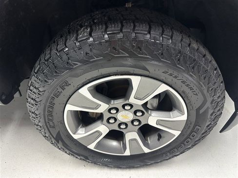 Used 2018 Chevrolet Colorado Z71 AWD/4WD image 14