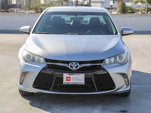 Used 2015 Toyota Camry SE image 3