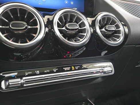 Certified 2026 Mercedes-Benz GLA 250 4MATIC image 31