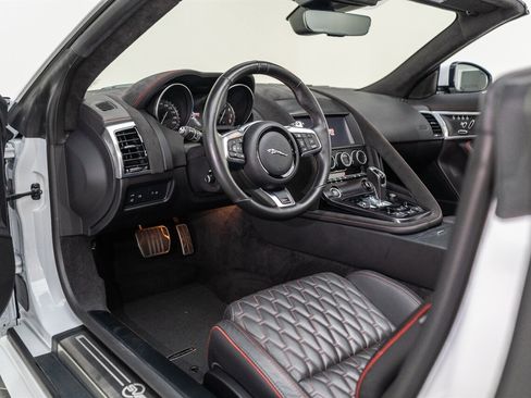Used 2020 Jaguar F-TYPE SVR image 75