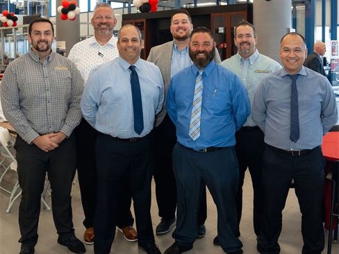 New 2025 Nissan Armada SL w/ Captain's Chari Seat Package image 7